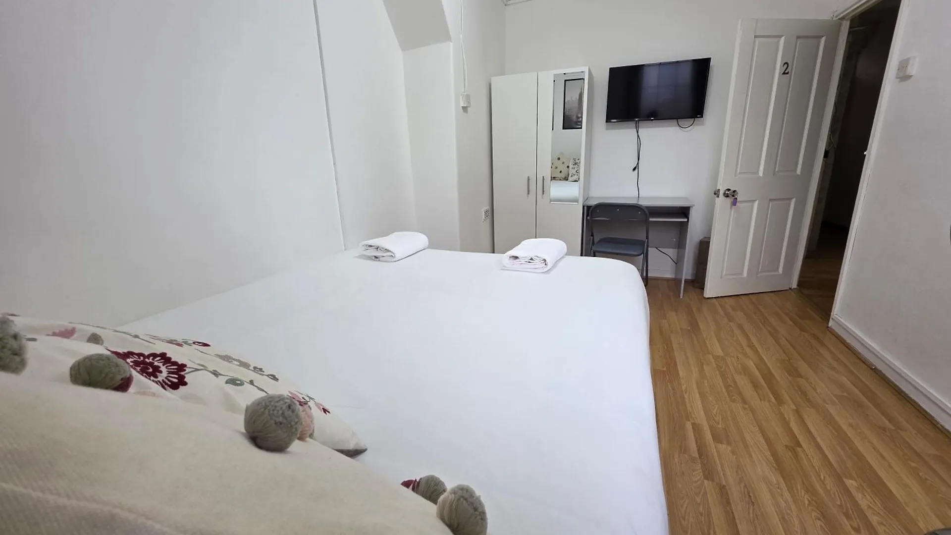 Budget Grey House London 0*,