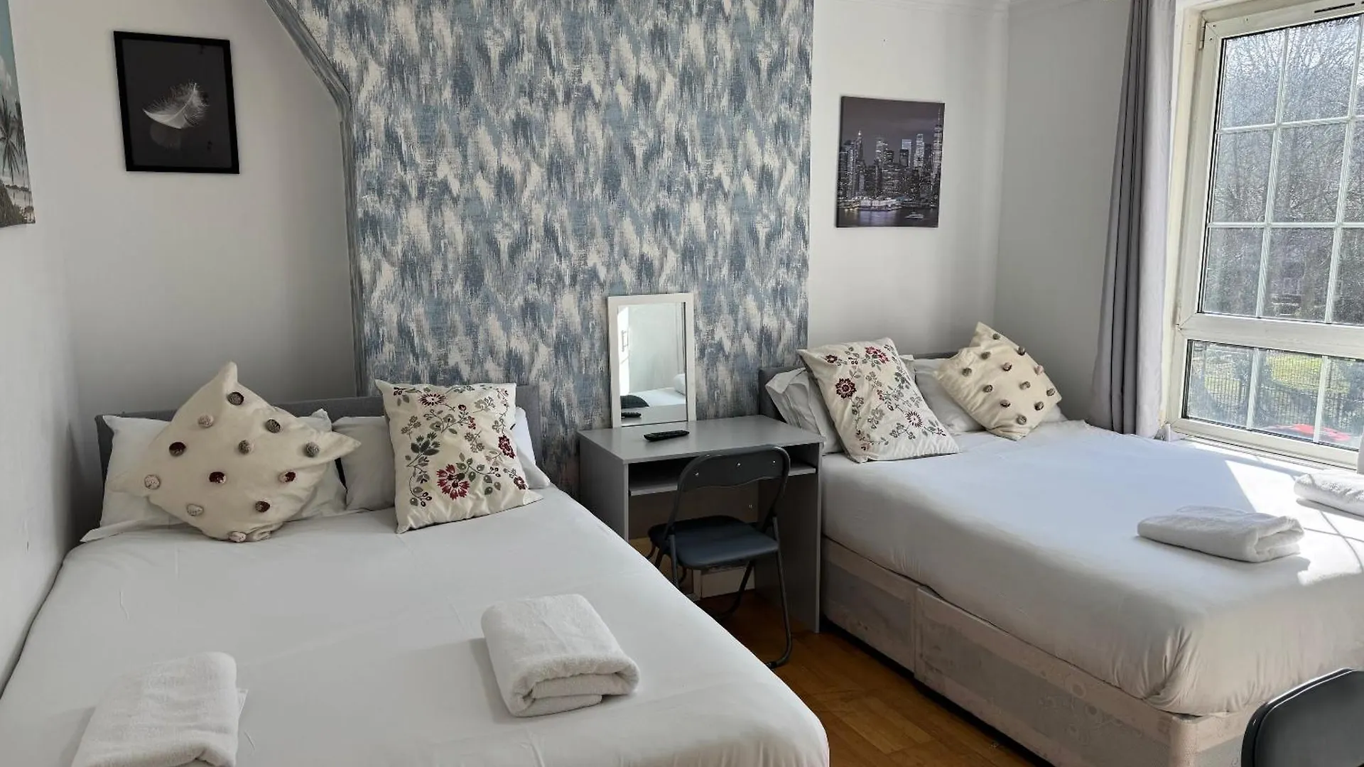 Apartment Budget Grey House London United Kingdom