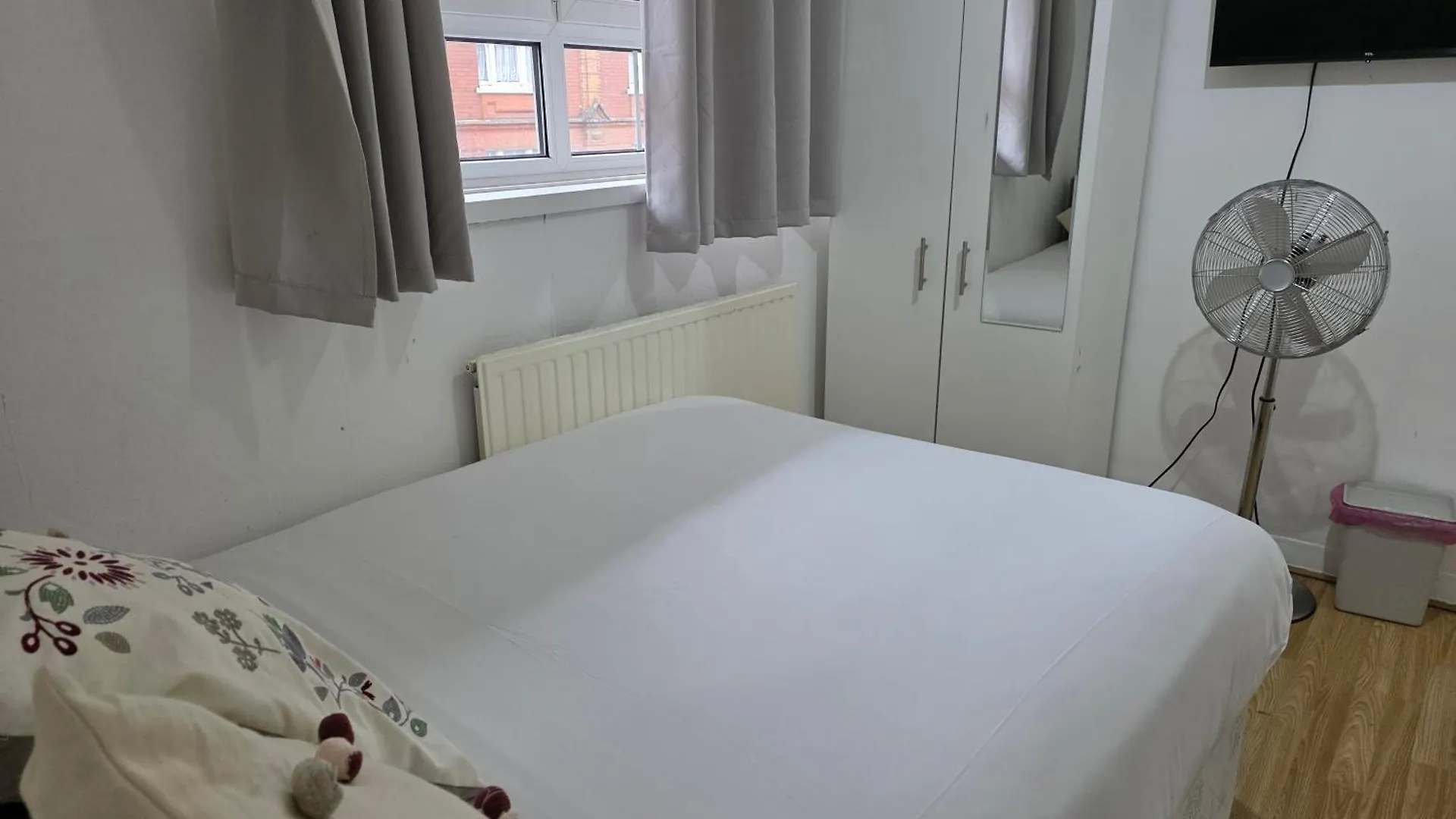 Budget Grey House London Apartment